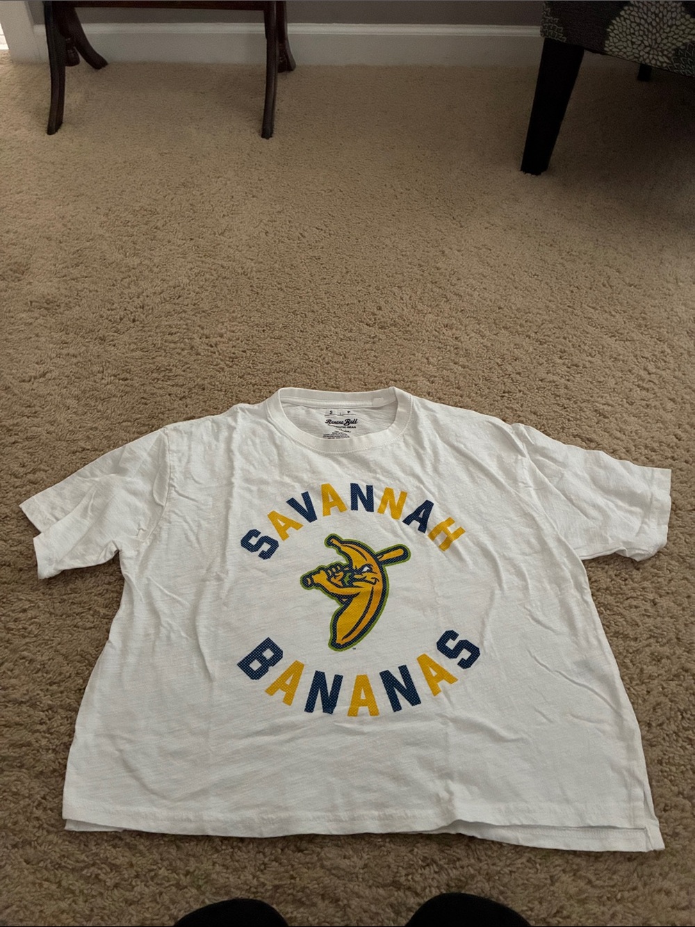 Pressbox Women’s White Graphic 'Savannah Bananas' Tee (size small)